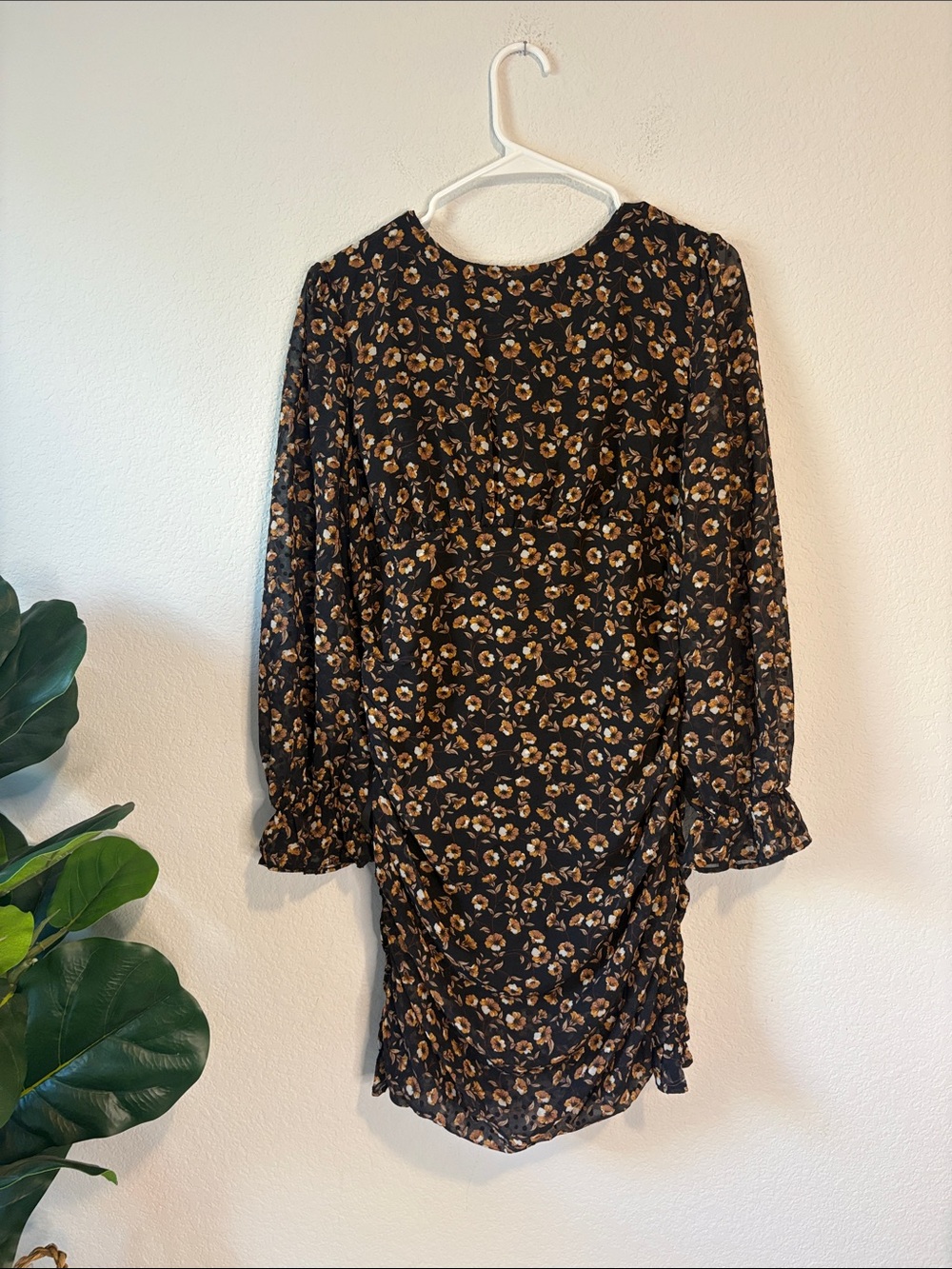 Storia Black Floral Long-Sleeve Ruffle Dress large